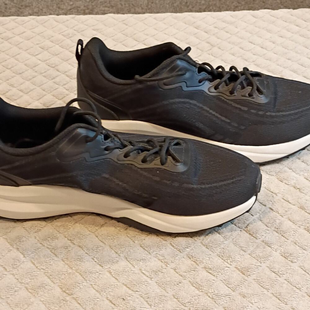 Khombu Men’s Black/White Low Top Lace-Up Athletic Sneakers New No Box